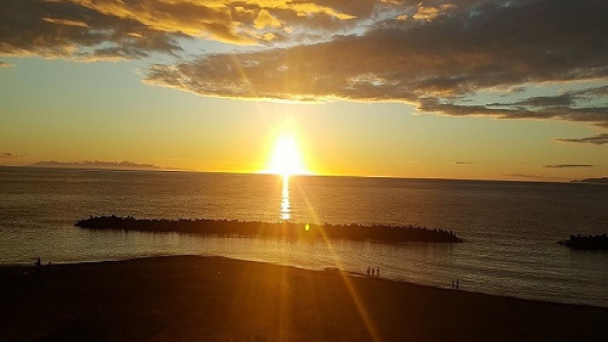  【日本海に沈む夕日】8月