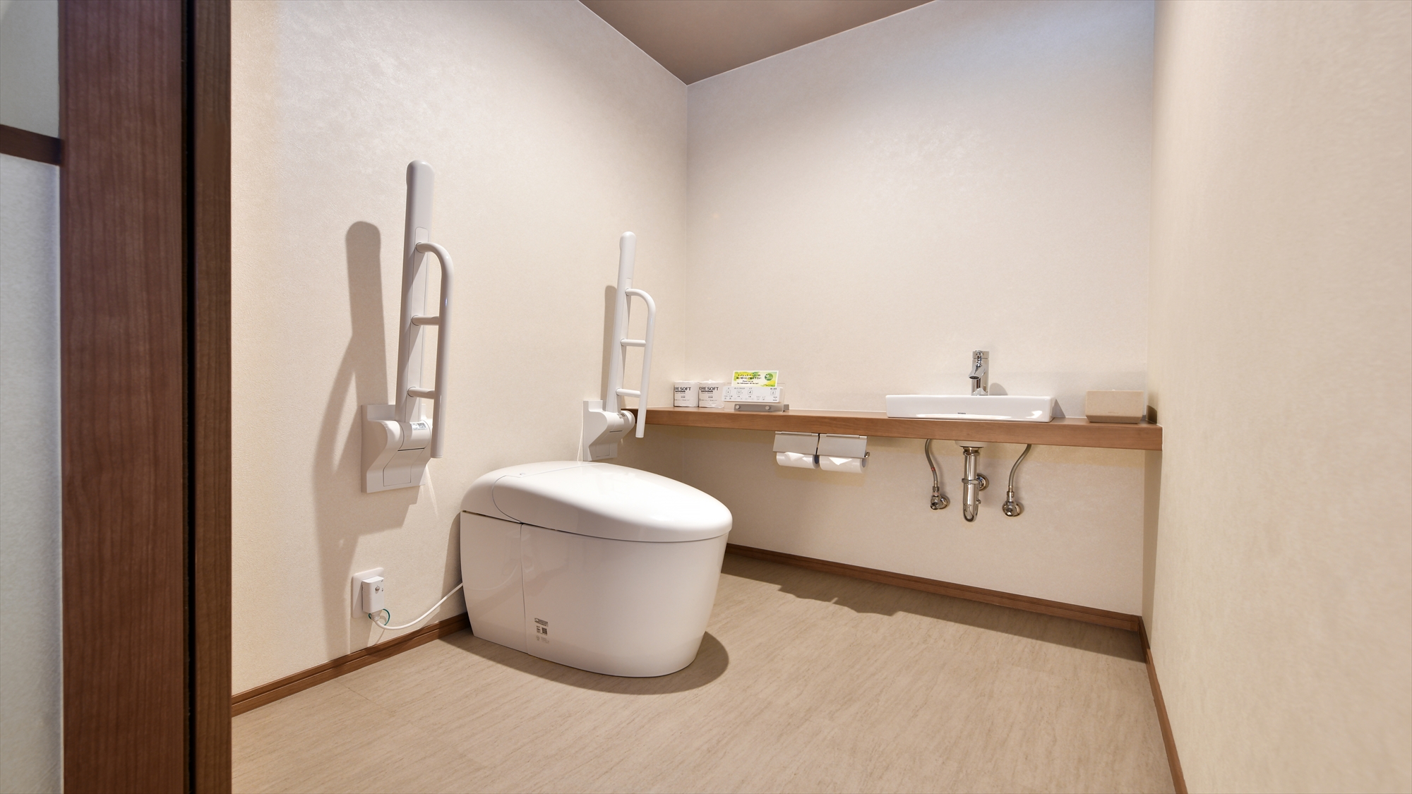 【そよ風館ビューバス付き洋室『海煌』】夕陽を眺めながら時を忘れる贅沢なビューバス付きのお部屋です。