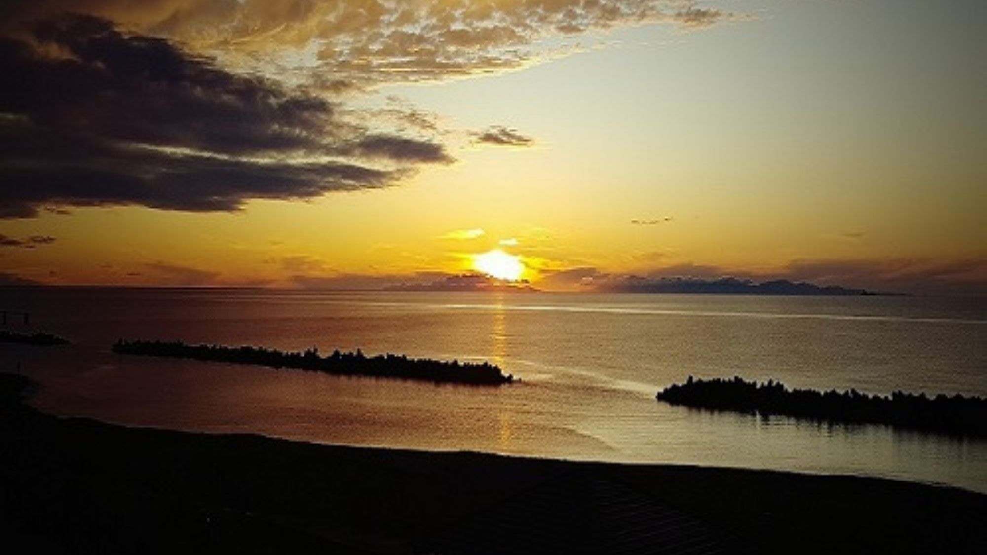  【日本海に沈む夕日】10月