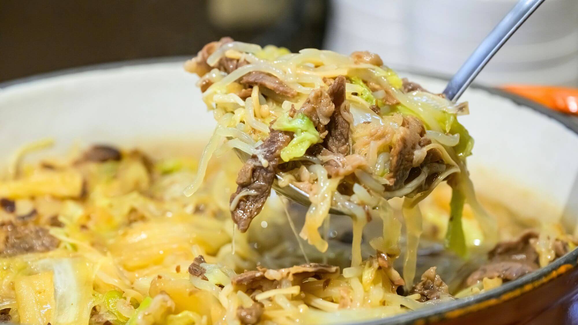 【朝食バイキング】新潟ブランド村上牛入りの贅沢なすき鍋をぜひお召し上がりください。