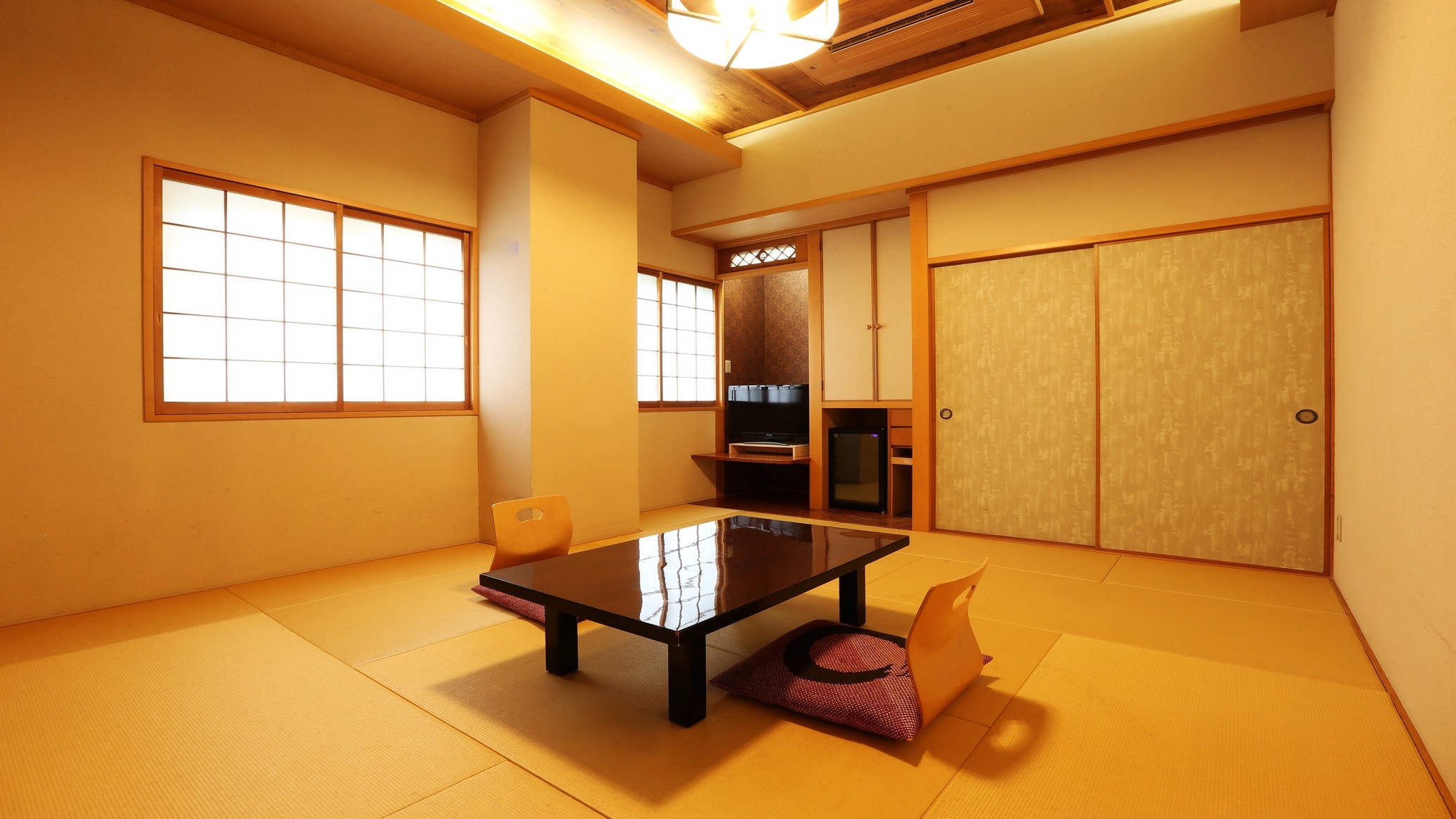 琉球畳の近代和風　８畳和室 