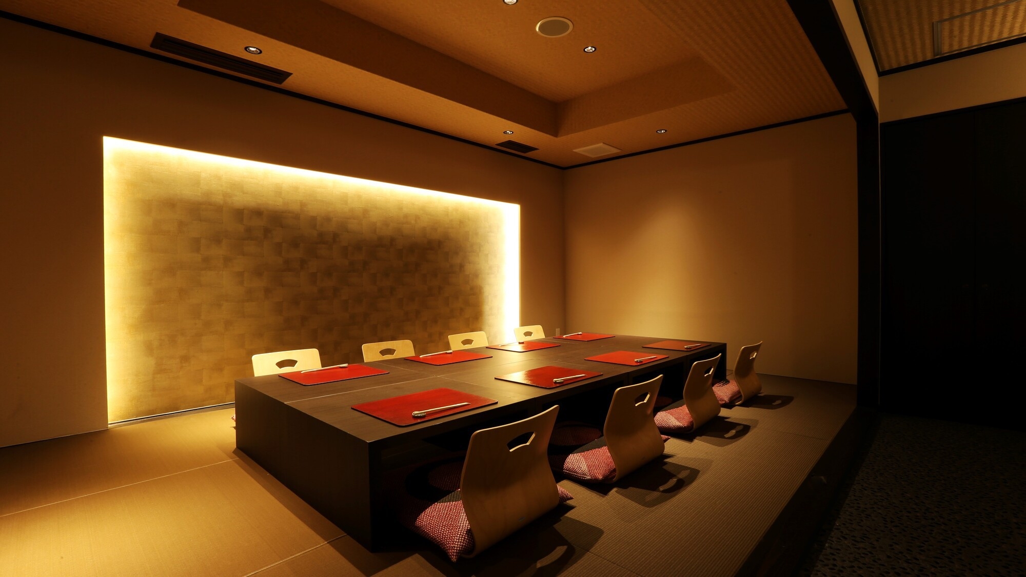 極上の寿司と和の伝統を・・寿司処『鮨　安井』個室で味わう、貸し切りプラン