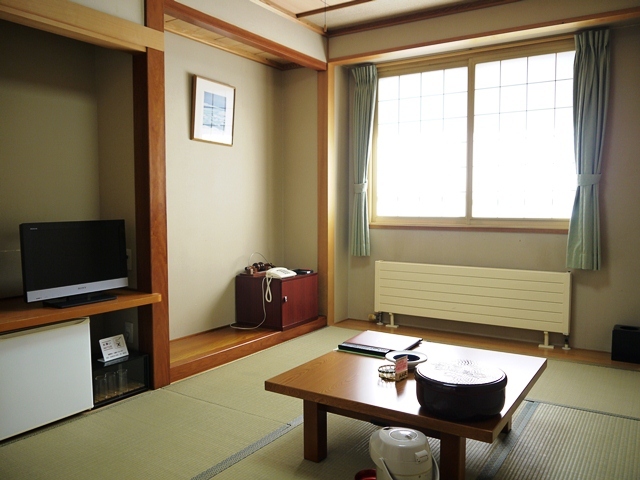 Japanese-style room 6 tatami mats with washlet toilet