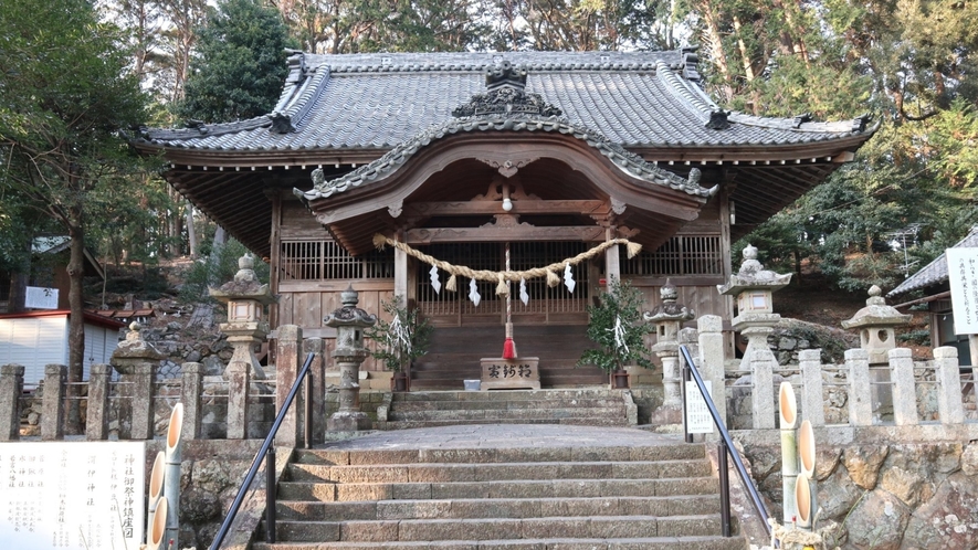 渭伊神社-01