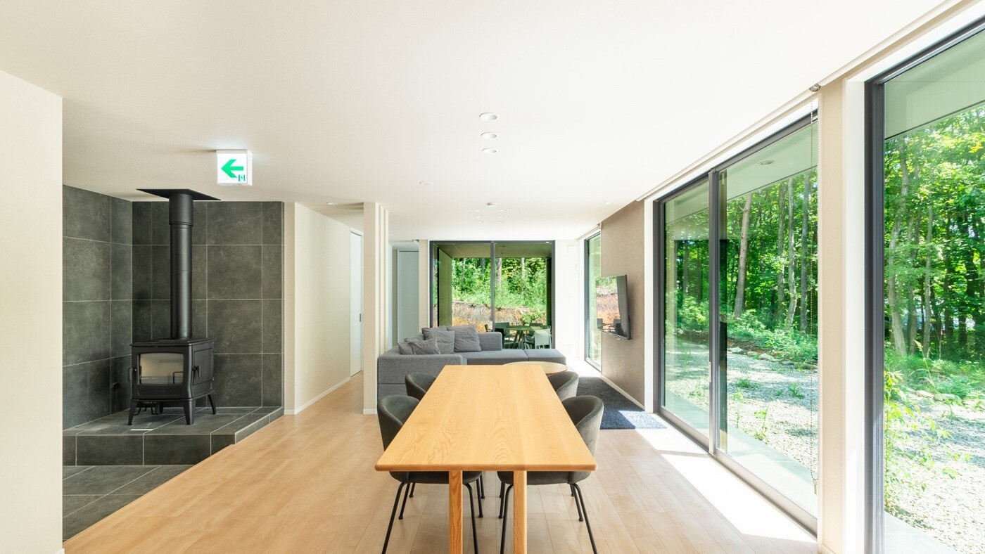 Grace modern ONSEN ダイニング・暖炉