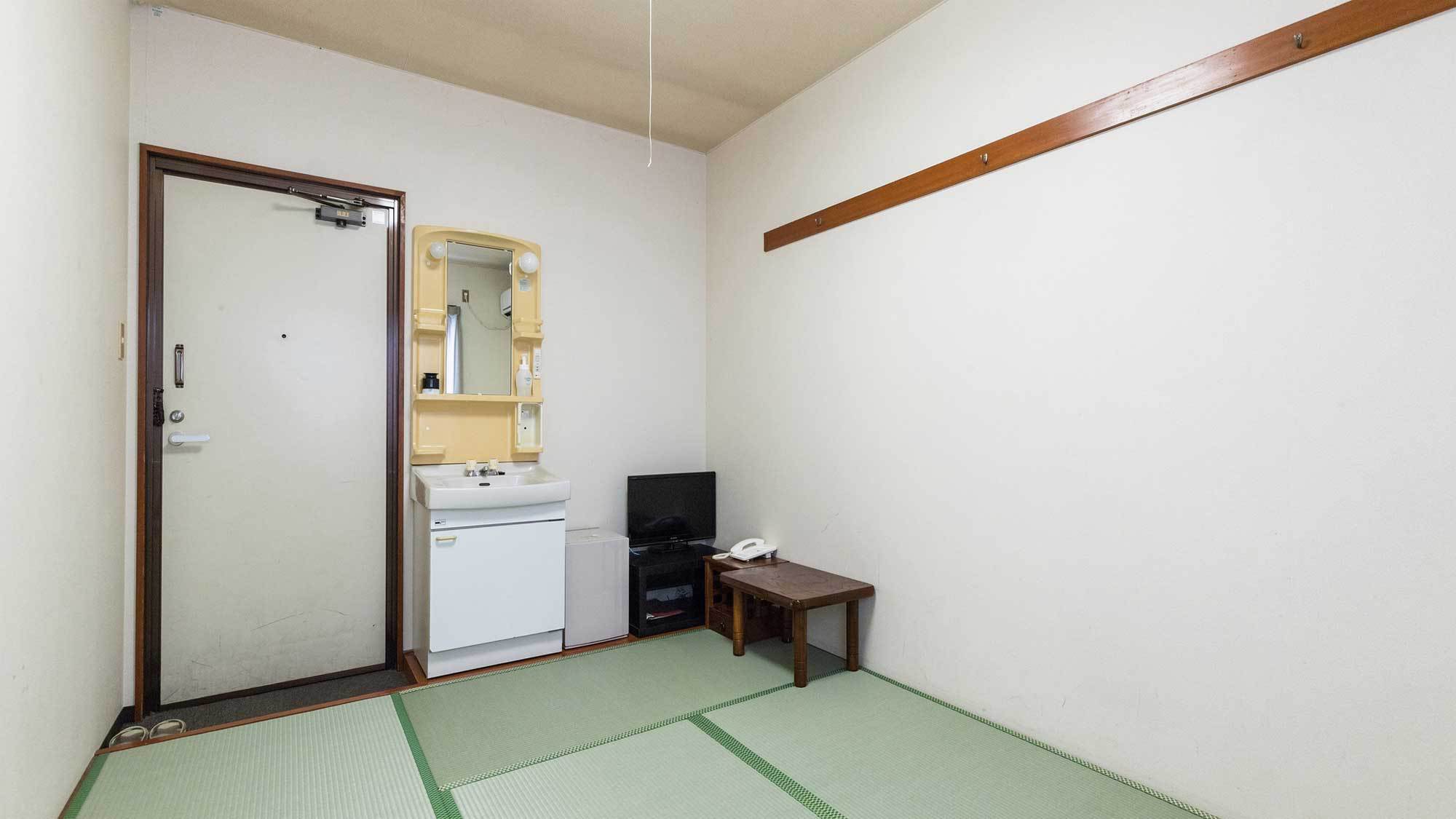 和室１名様向け・入口側（和室シングルBT共同）