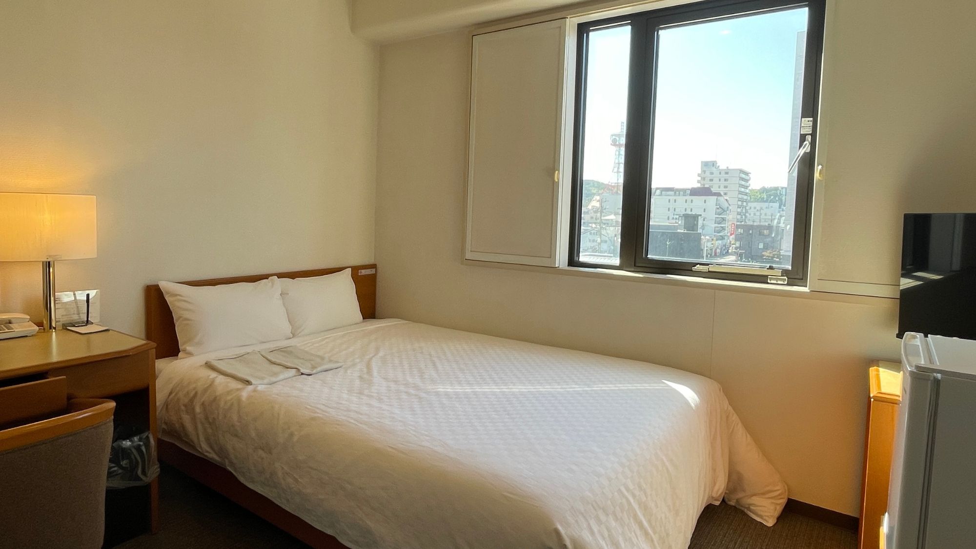 ◇デラックスシングルルーム（15.4㎡／ベッドサイズ1,400mm&times;1,970mm）