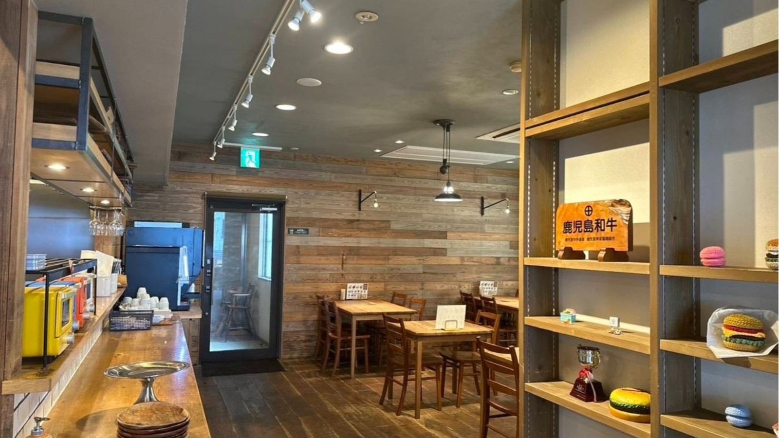 【ミニ和牛バーガー食べ放題】＜にくと、パン＞朝食付｜ドリンクバー+サラダ＋スープ付き◆ホテル徒歩1分