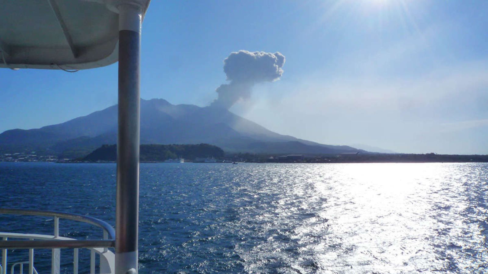 日常的なぽっとひと吹き。桜島フェリーより