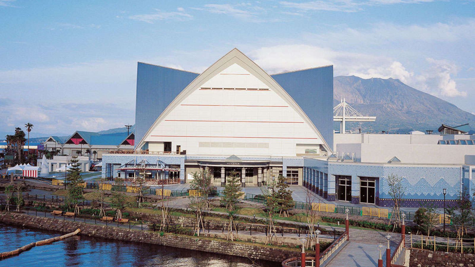 かごしま水族館〈徒歩20分、車5分〉