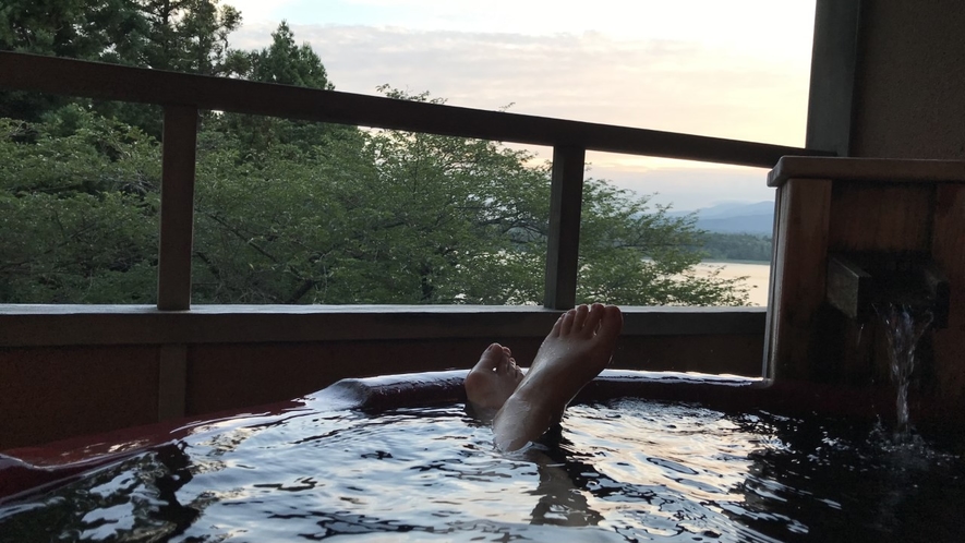 加茂湖を望む貸切露天風呂
