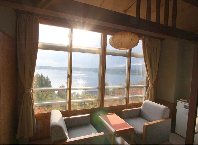 客室から眺める加茂湖