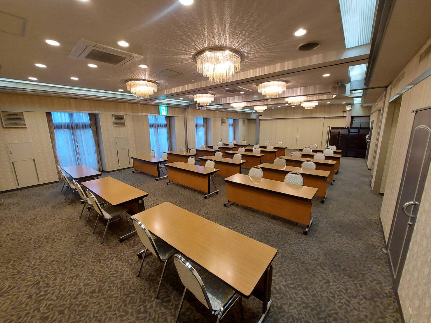 バンケット　スクール形式