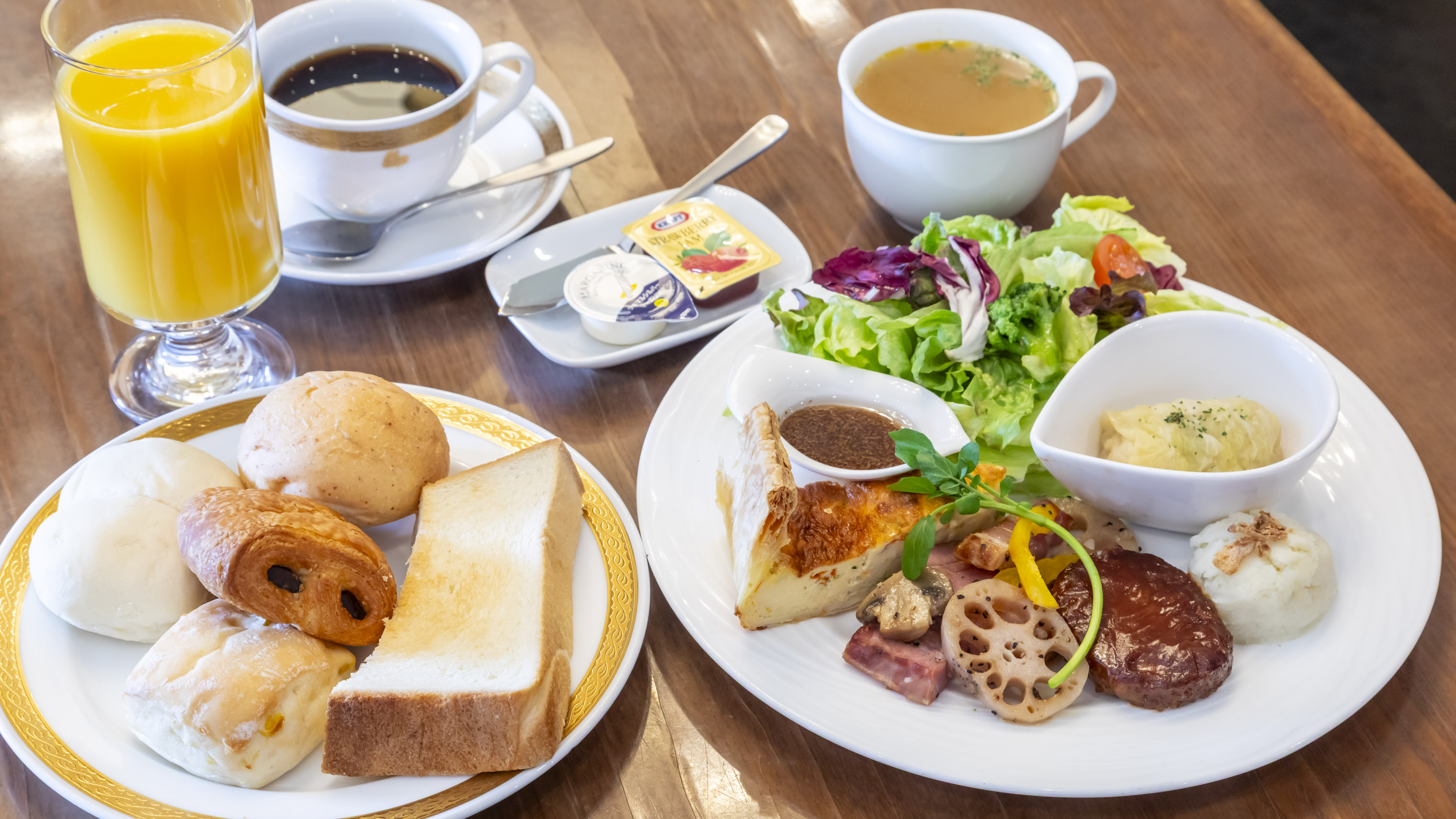 朝食一例