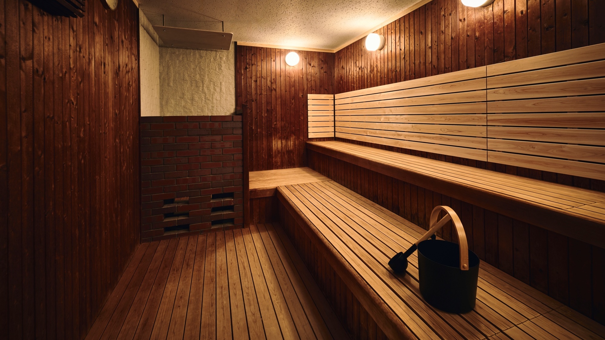 ロウリュウサウナ