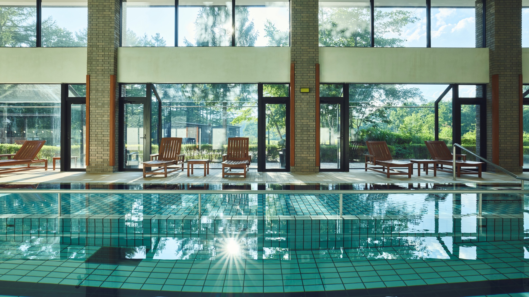 室内温水プール