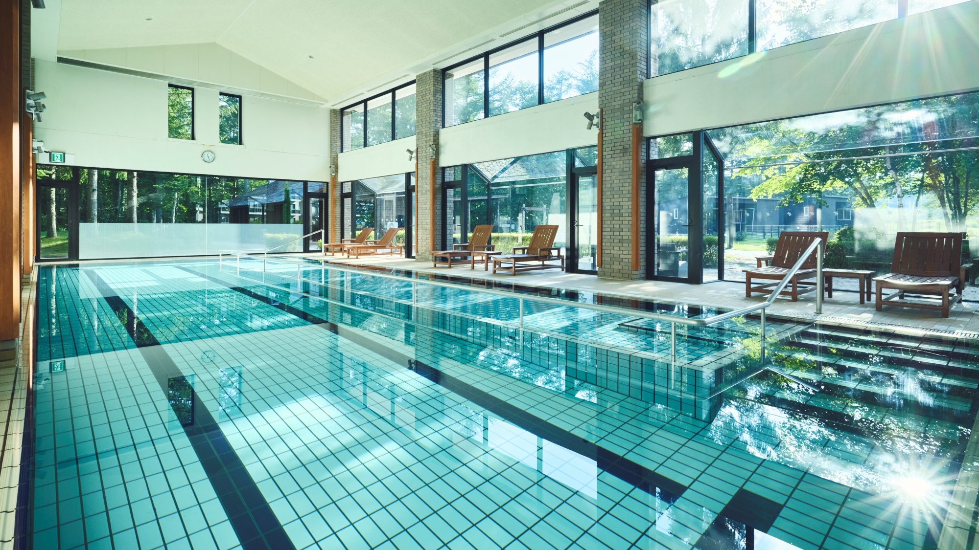 室内温水プール