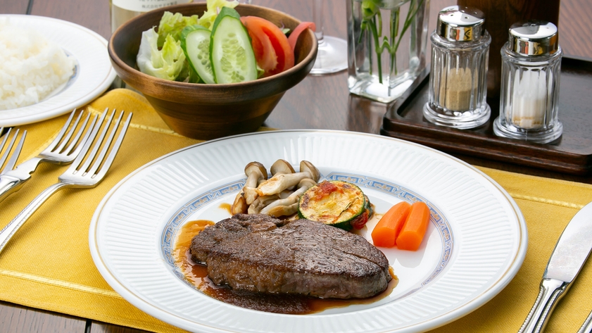 ◆スタンダード2食付◆当館一番人気！「牛ヒレステーキ」をメインとした全6品洋食コース料理