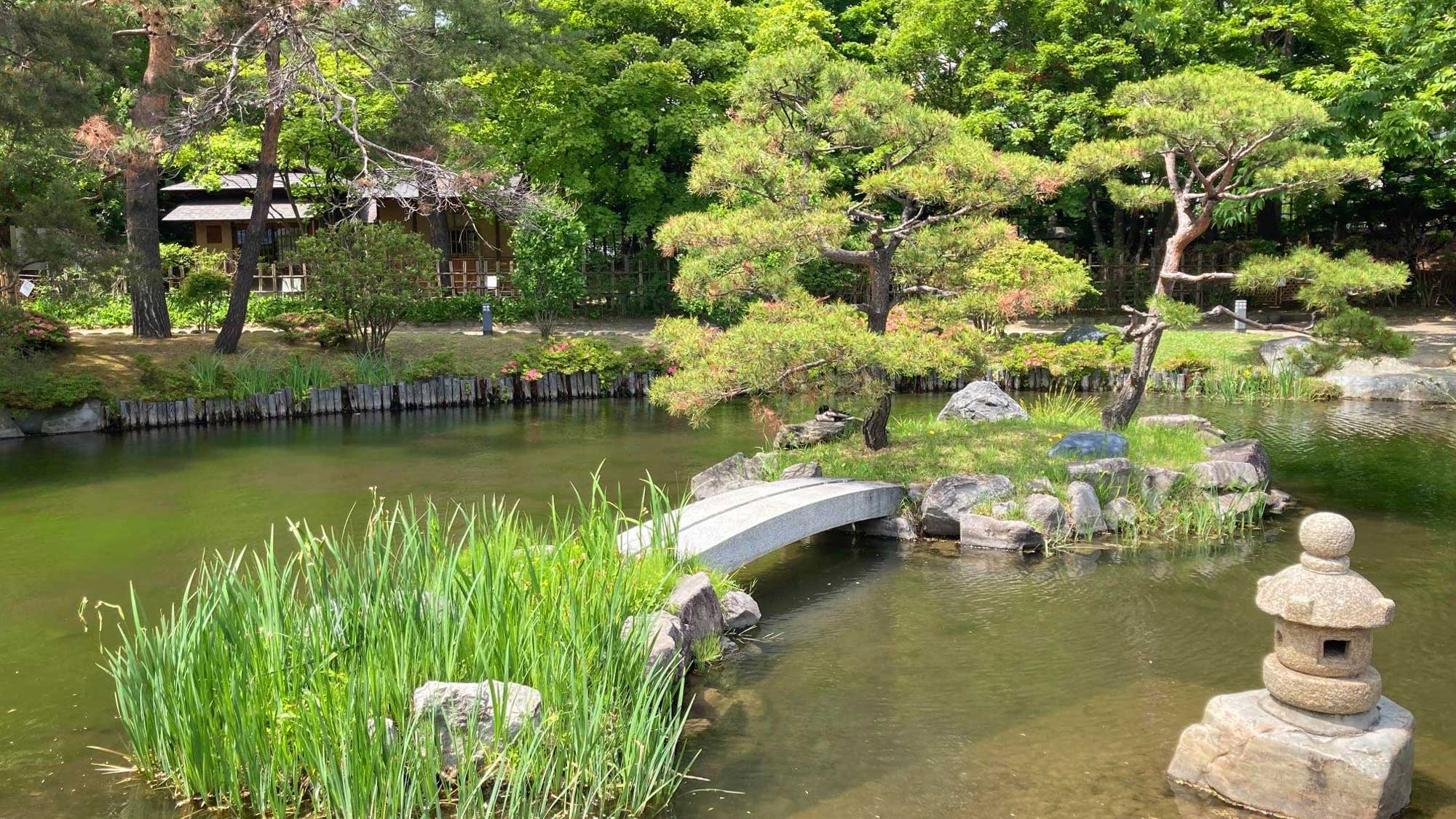 【周辺】中島公園にある落ち着いた日本庭園