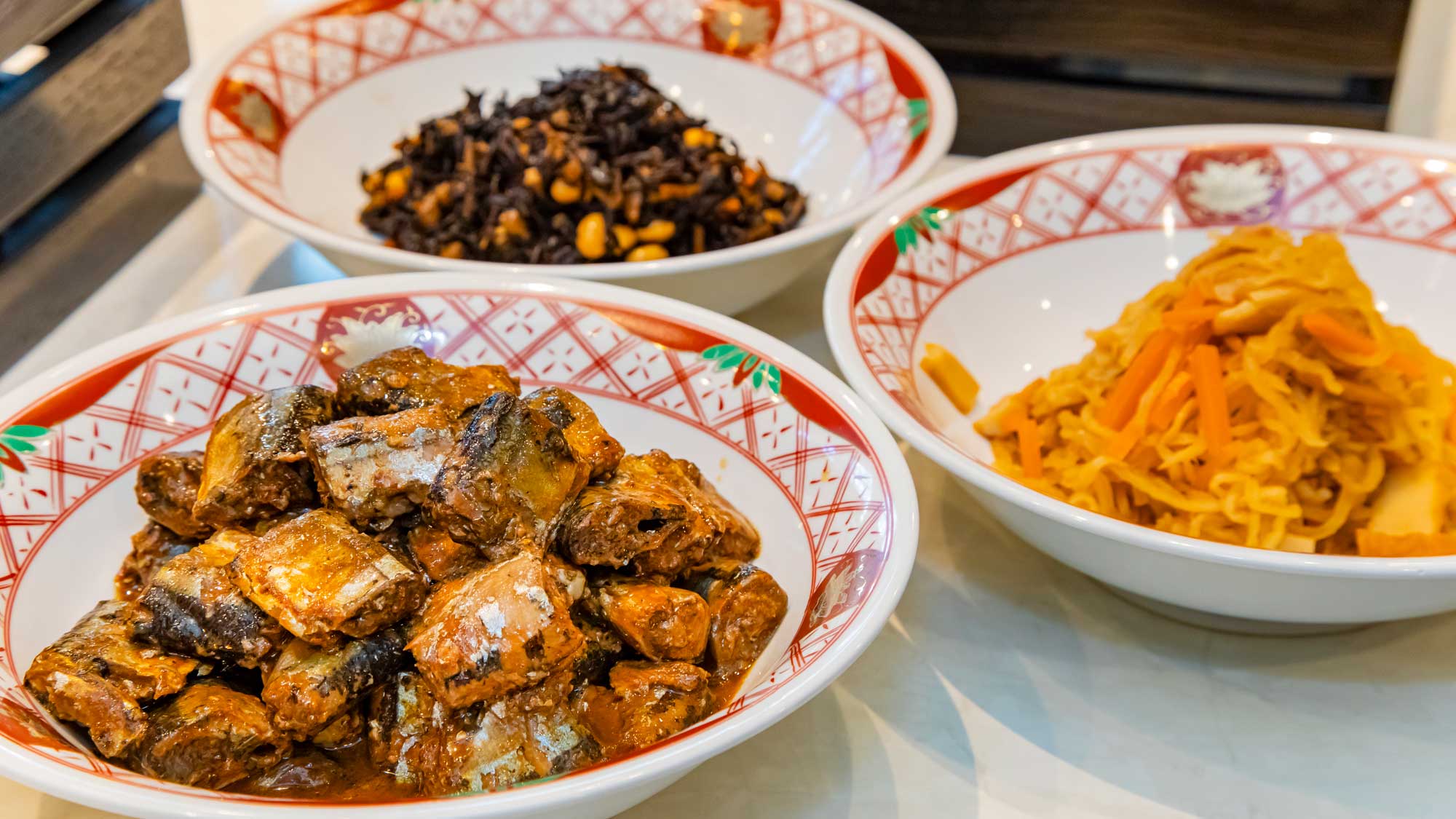 【朝食】朝食例　ひじき煮・切り干し大根・秋刀魚の煮付