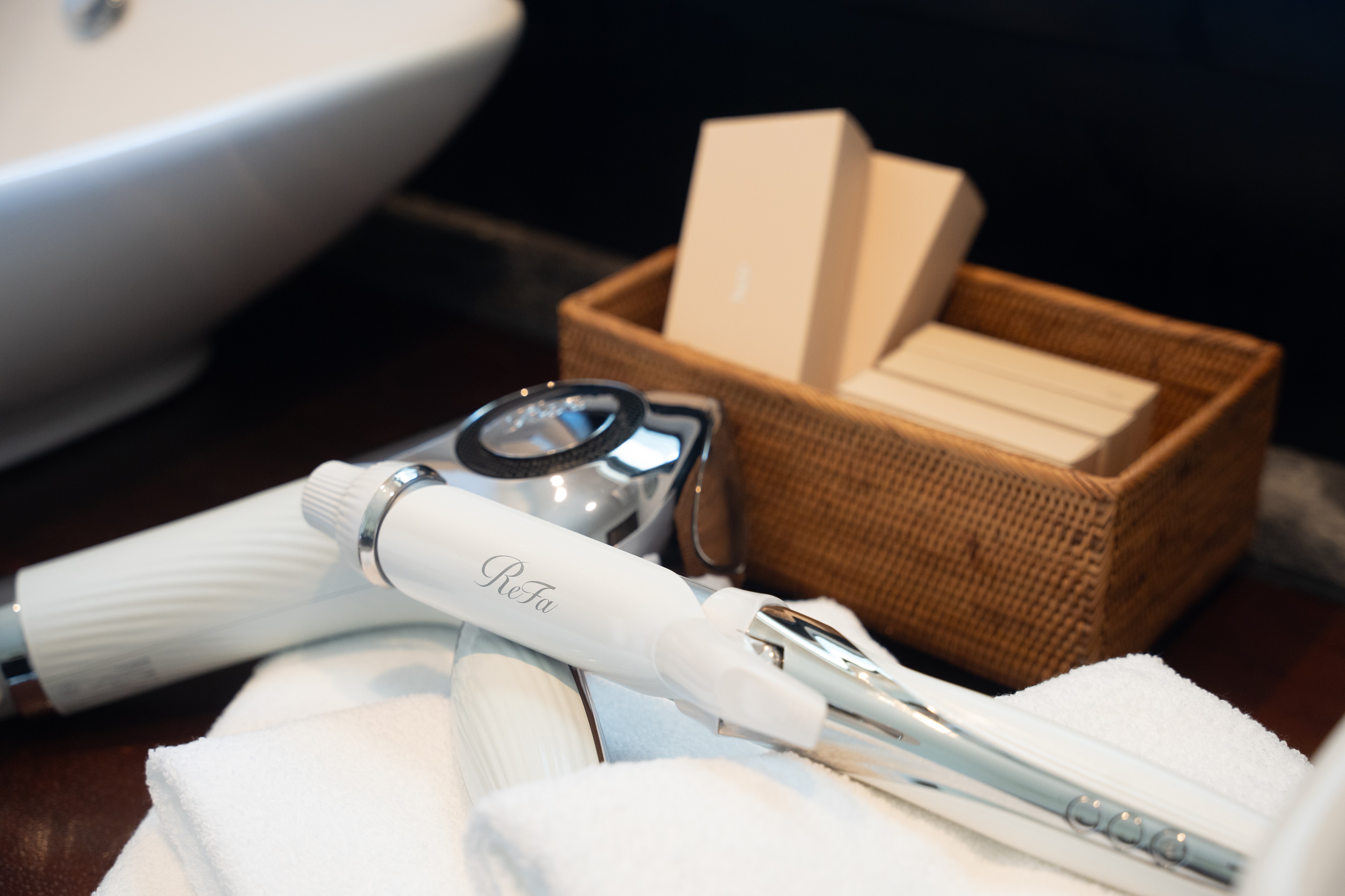 リファのドライヤーとコテもご用意