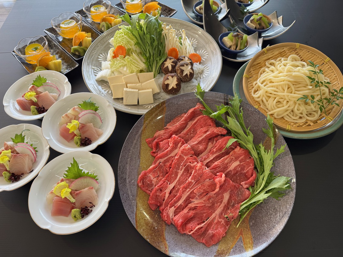 柔らかな牛肉とシャキシャキ新鮮野菜のしゃぶしゃぶ鍋【牛しゃぶしゃぶ鍋＆こだわり和朝食】