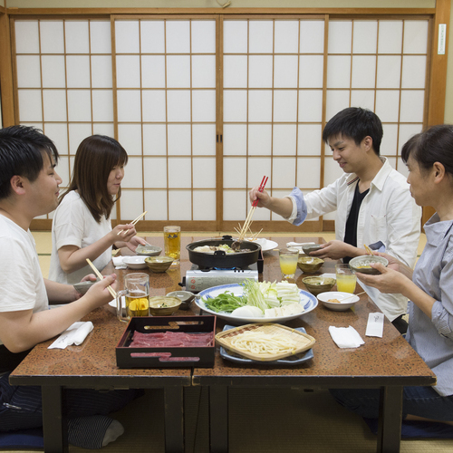 料理長厳選　柔らか牛肉と新鮮野菜のすき焼き【牛すき焼き＆こだわり和朝食】