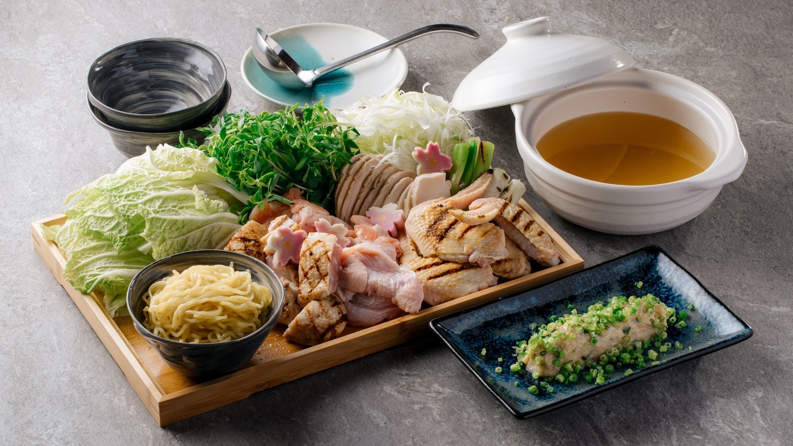 【夕食付】丸ごと大山どりの黄金鍋★シェフのこだわりが詰まった贅沢鍋をご堪能あれ♪