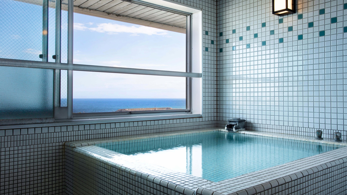 【客室展望風呂一例】プライベート空間で温泉をお楽しみ頂ける客室展望風呂。