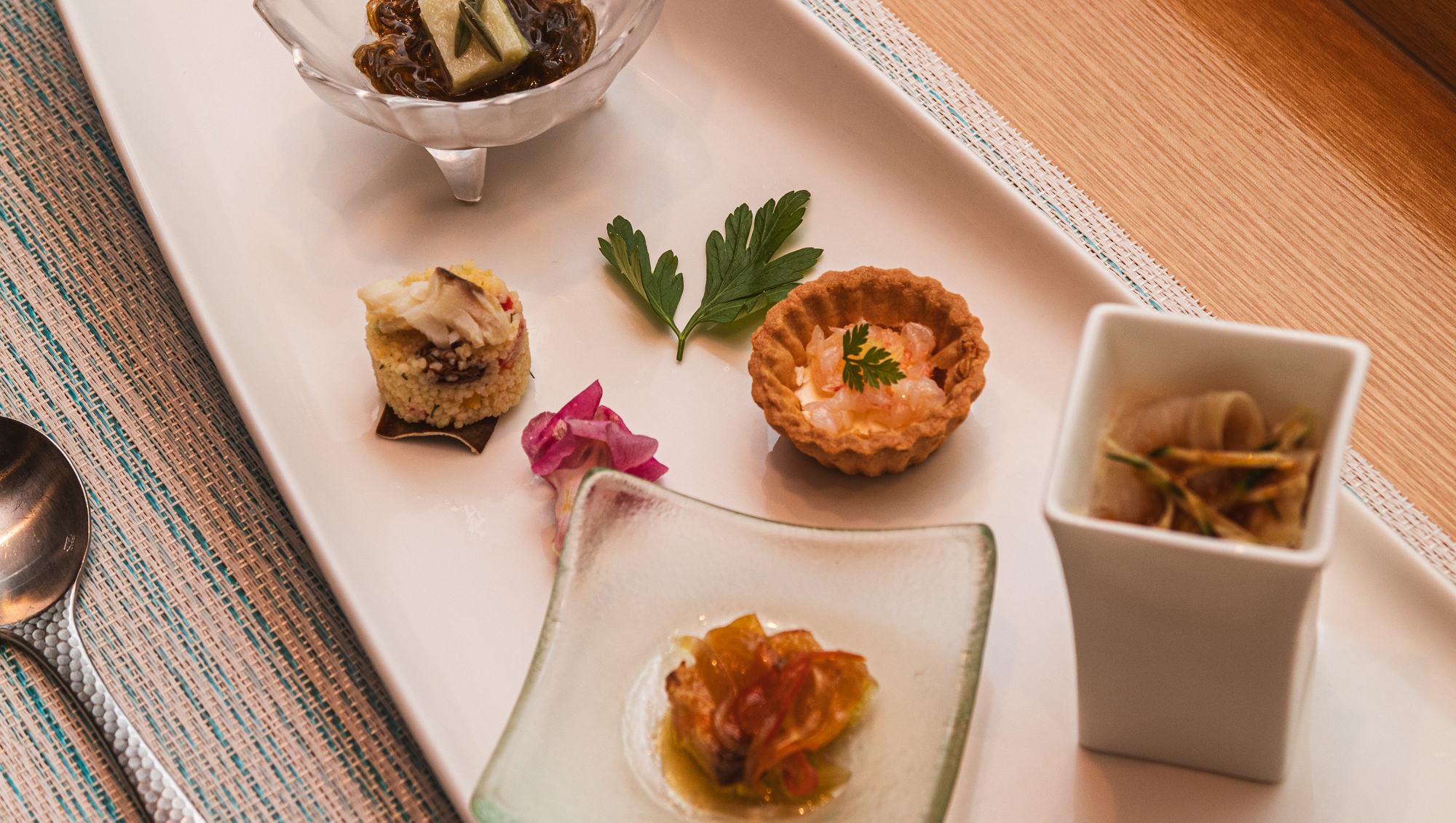 【BS2026夏】前菜／枝豆豆腐＆もずくのクーリ、アイナメの「よだれ魚」風など美食の国の料理5種