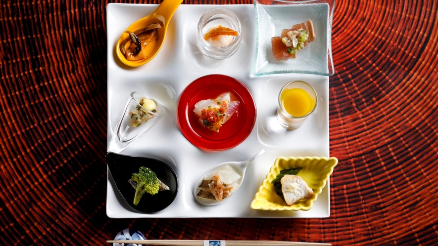 【青函市場・夕食一例】バラエティ豊富な海鮮料理を心ゆくまでご堪能ください。（季節により変更）