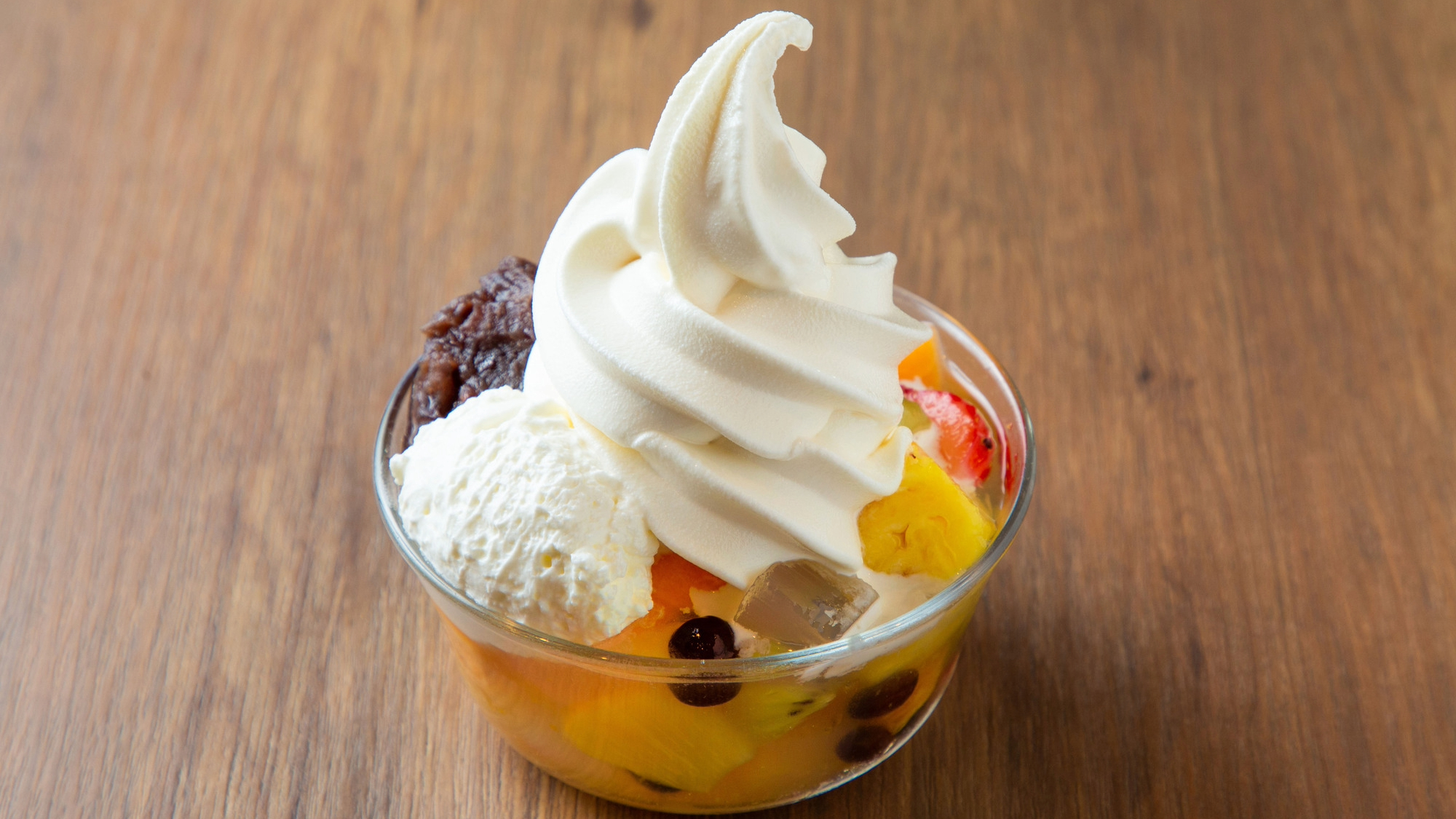 【青函市場・夕食一例】函館牛乳を使用したソフトクリーム。濃厚なミルク感をお愉しみください。