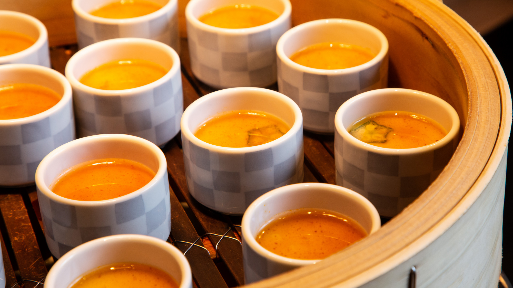 【青函市場・夕食一例】海鮮茶碗蒸しは熱々をご用意しております。(季節により変更）