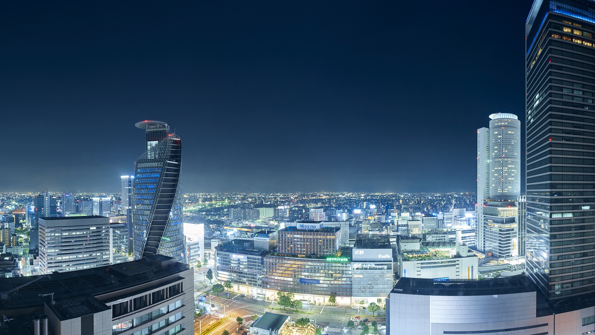 客室からの夜景Ⅰ（ステーションサイド）