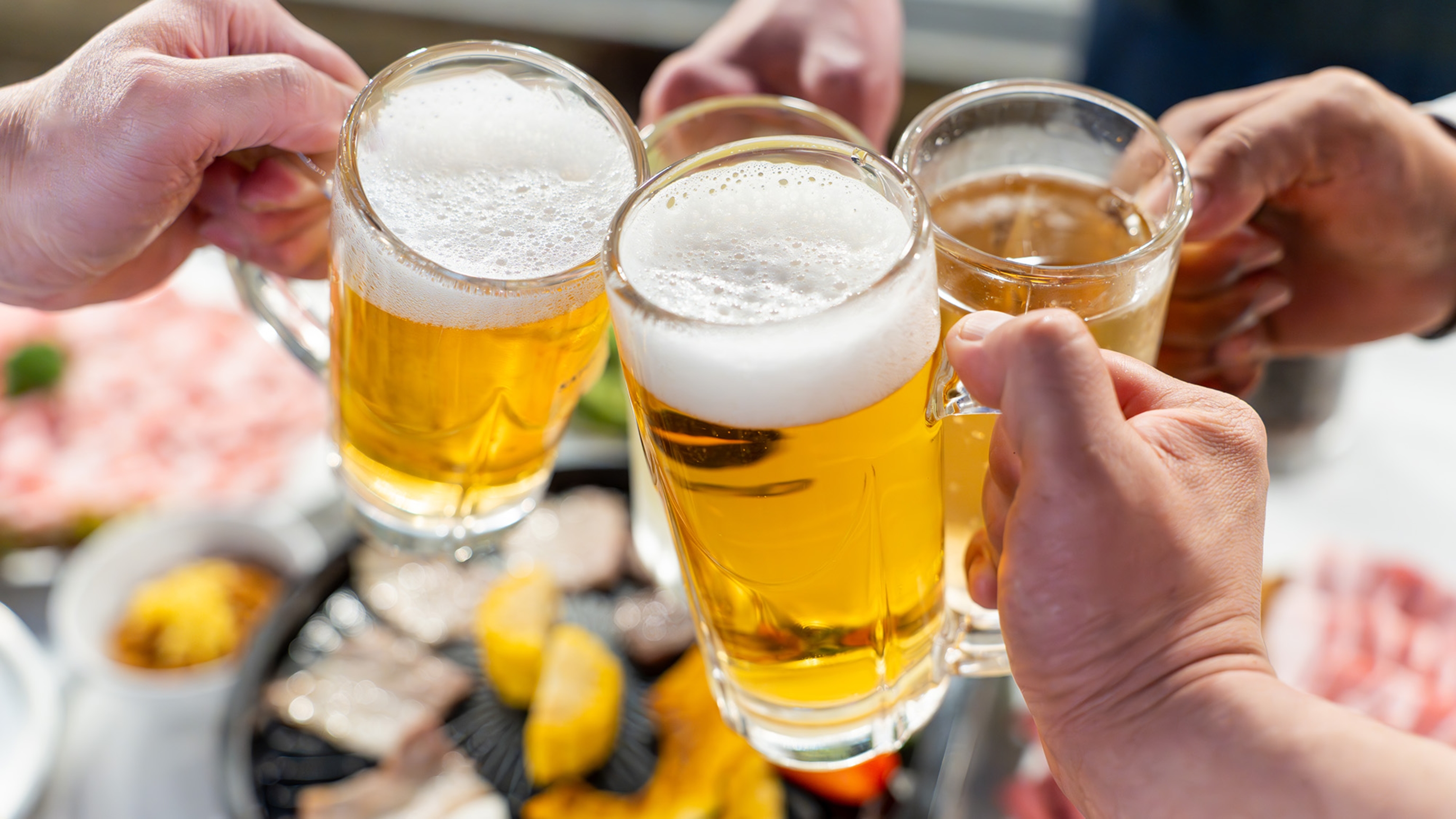 焼肉焼きながらカンパーイ♪