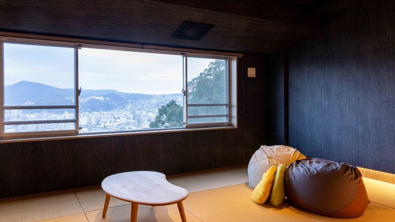 【夜景側和洋室】