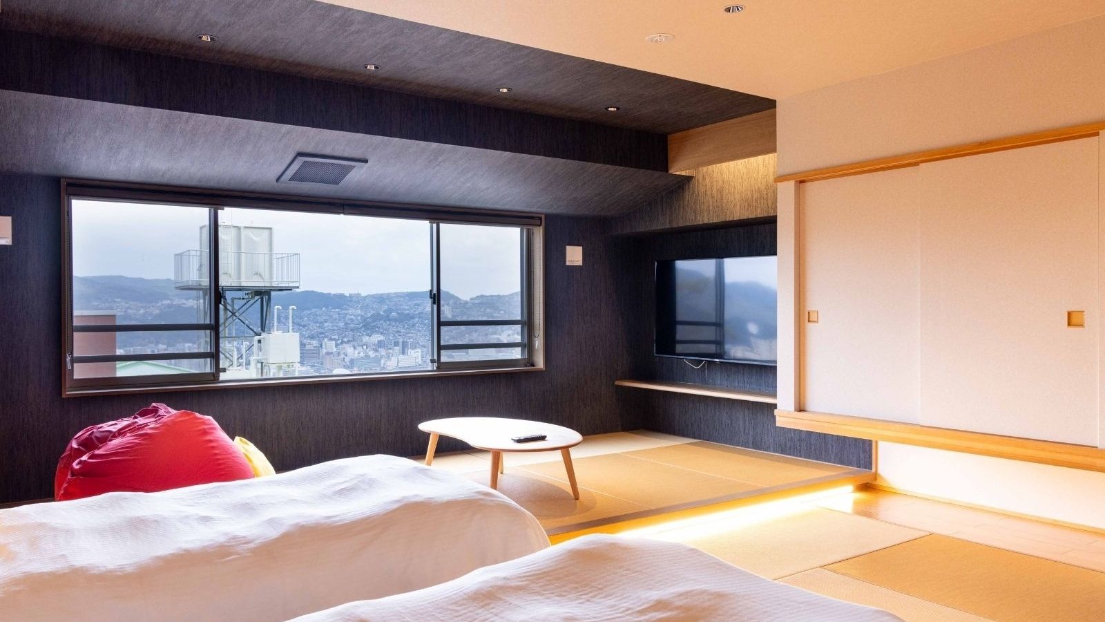 【夜景側和洋室 バリアフリー】