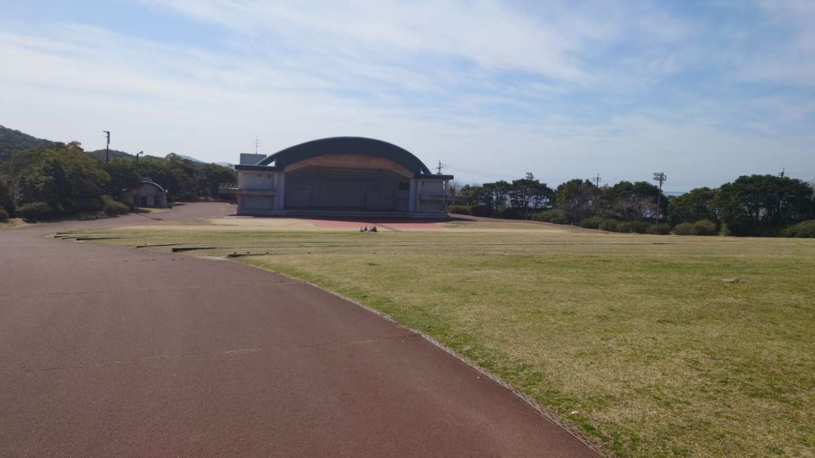 ホテル近隣野外コンサート広場