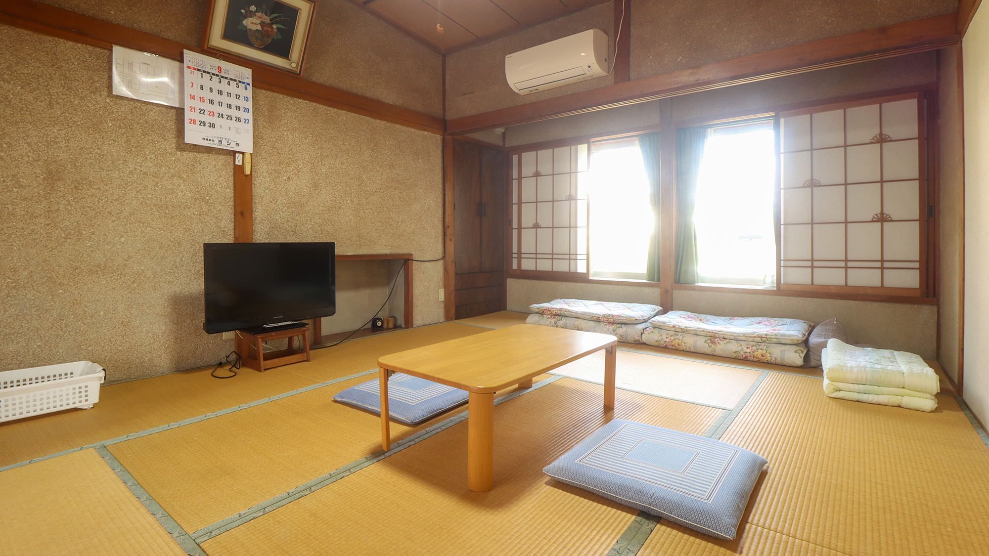 #客室　日本の伝統的な趣きを感じる心安らぐ和室は、お布団を敷けば旅の疲れを癒やせる快適な寝室に。