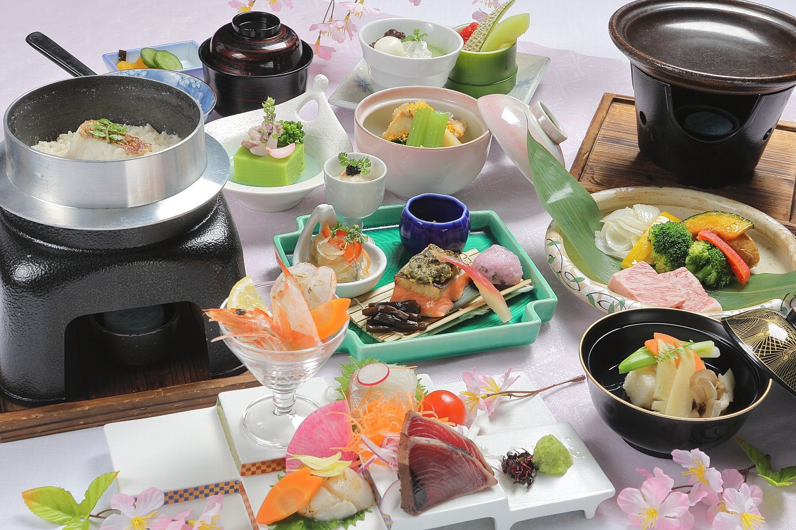 ■絶対おすすめ！≫豪華【マドンナ会席プラン♪】〜季節の食材満載＆美肌の名湯でゆったり〜【しこくるり】