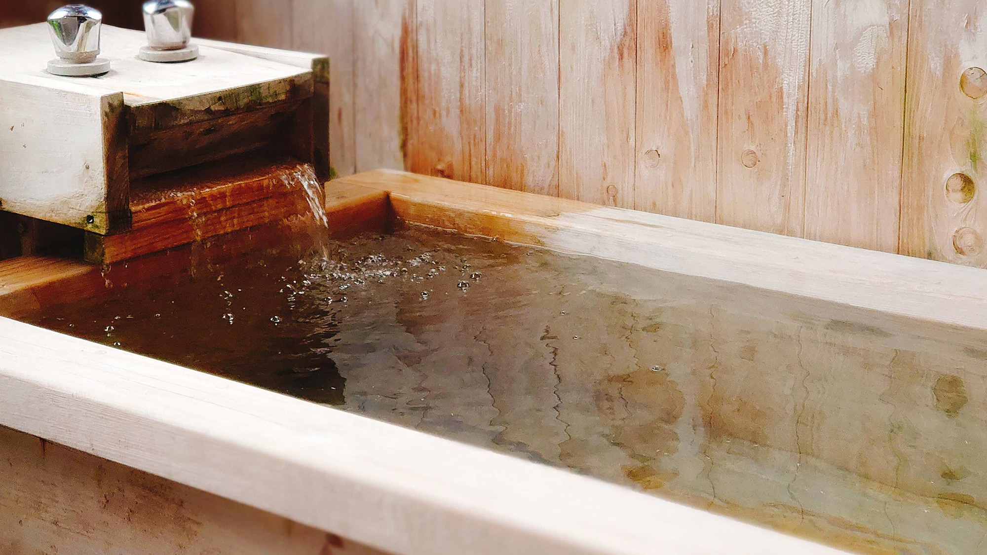 ・天然温泉ひのき風呂