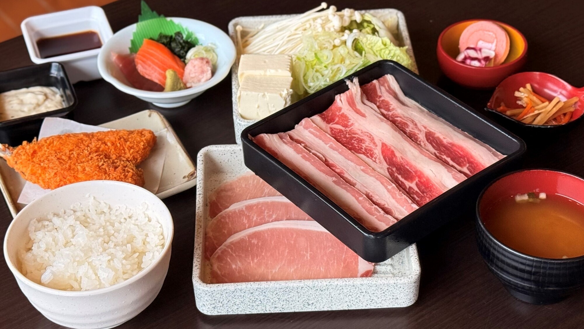 【1泊2食付】選べる4種の御膳（くましろ/夕食17:00〜18:30入店）＆ 美山楓林ステイ