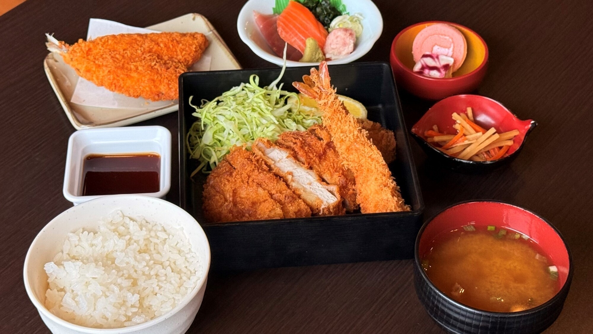 【1泊2食付】選べる4種の御膳（くましろ/夕食17:00〜18:30入店）＆ 美山楓林ステイ