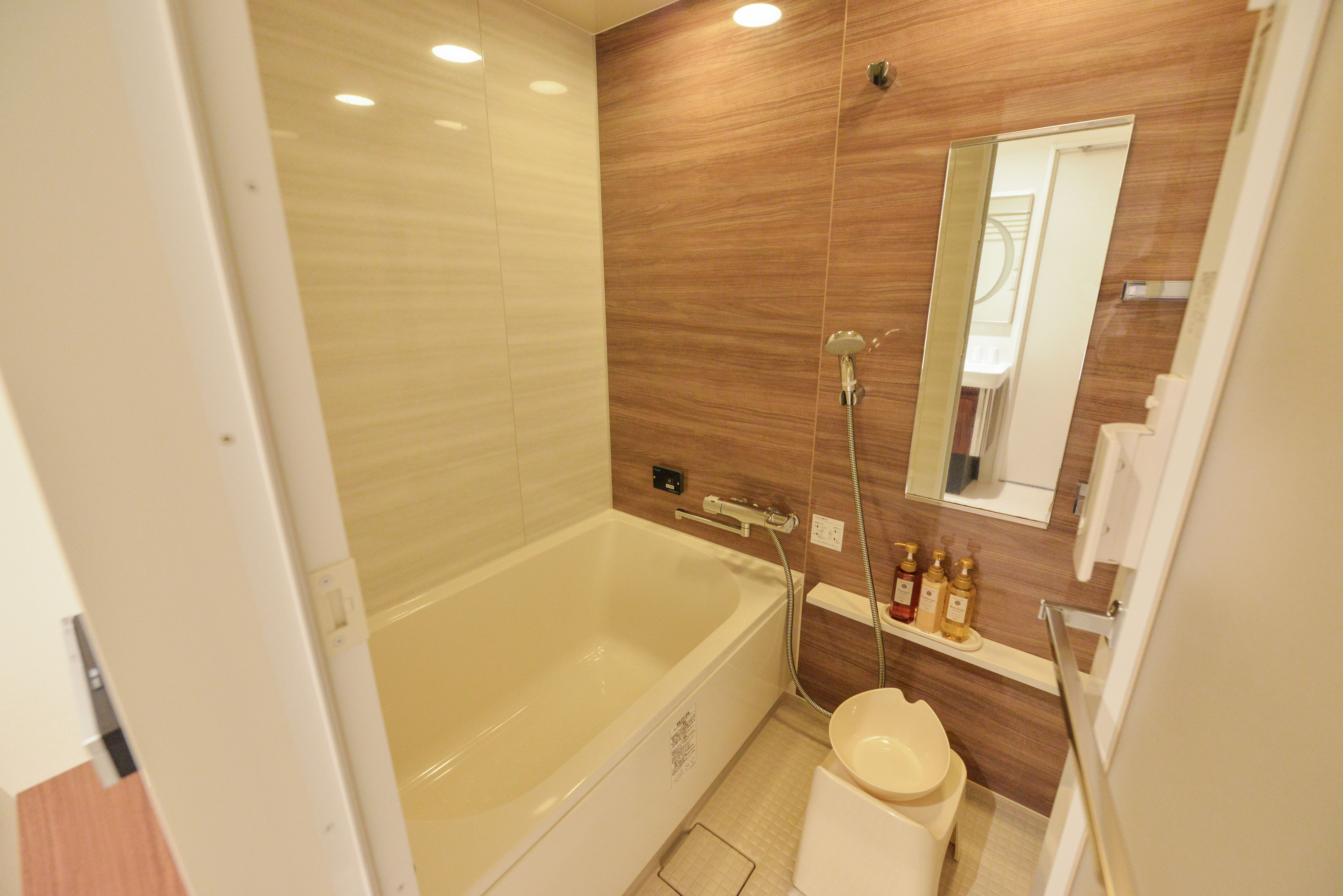 〈客室〉リニューアルツイン（浴室）