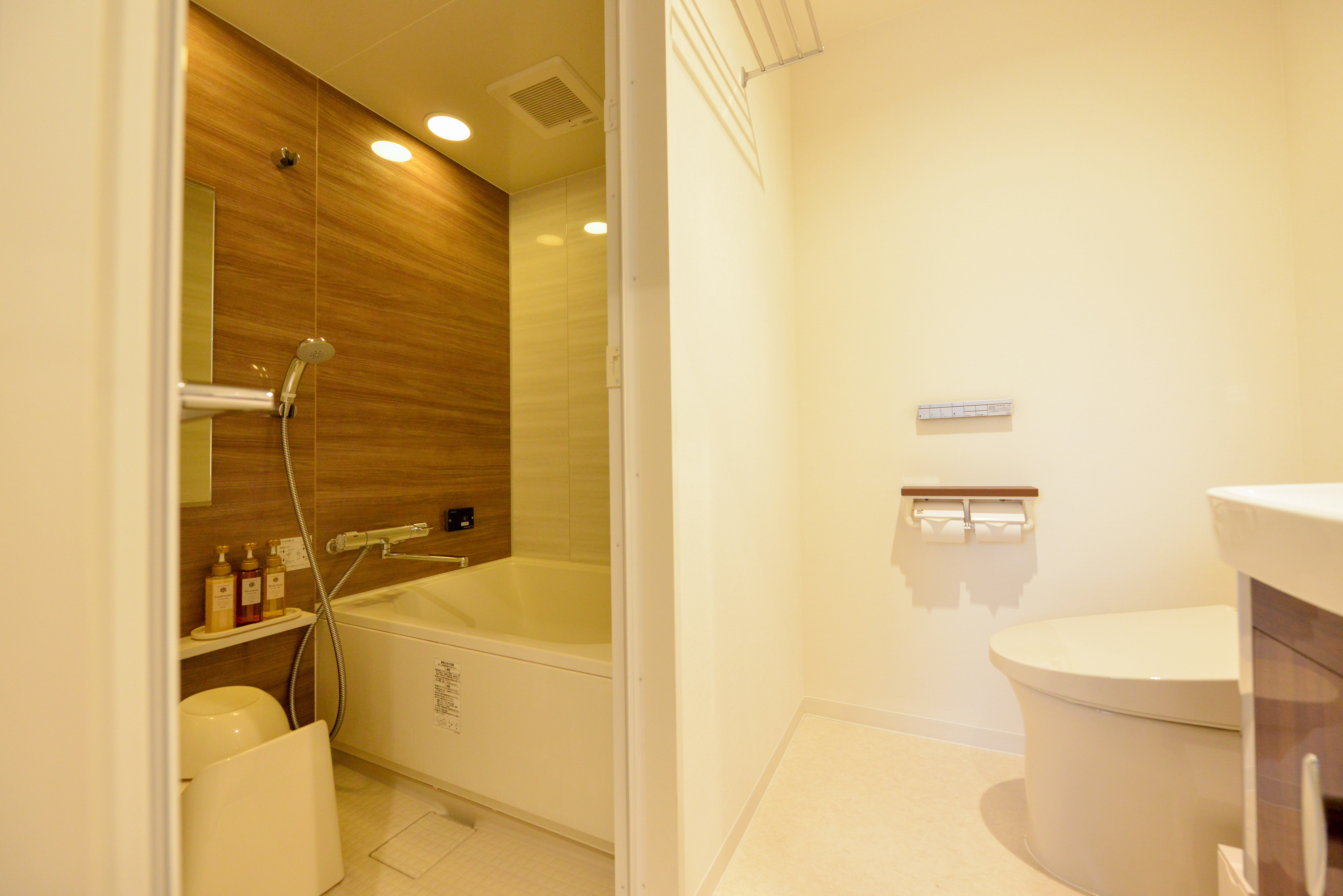 客室リニューアルダブル（浴室）