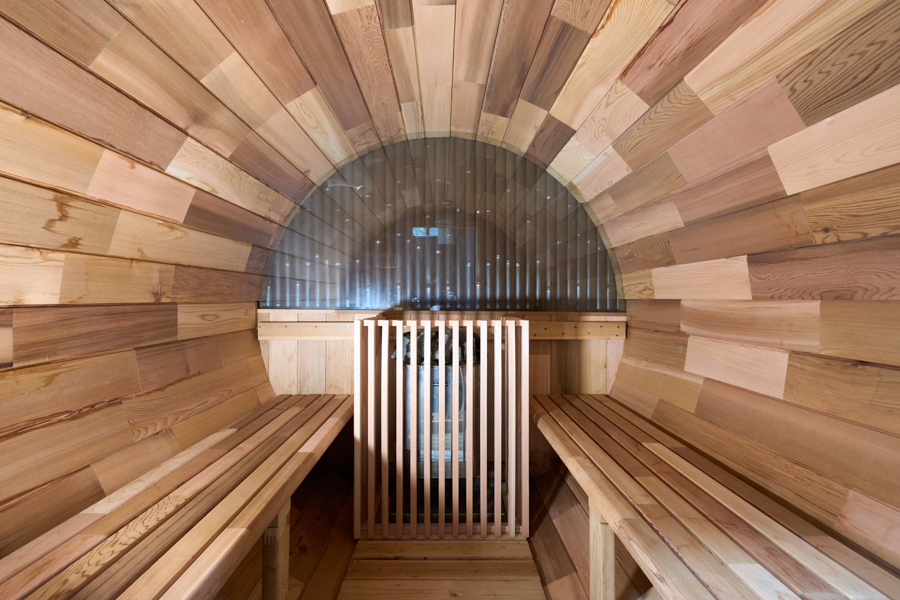 効率よく温まるバレルサウナ