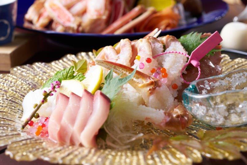 タグ付き松葉蟹のお刺身は、季節限定★