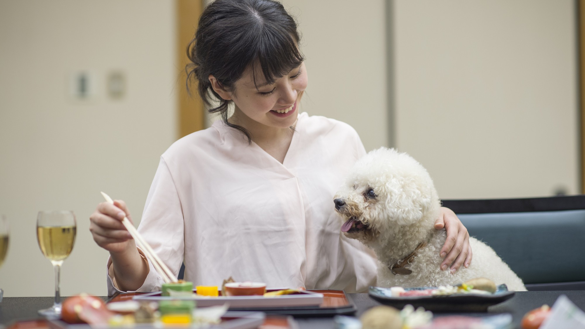 レストランではわんちゃんと一緒にお食事ができます。