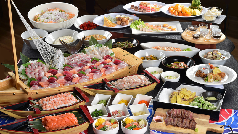 夕食は牛ステーキや海鮮など約50種類の大人気バイキング ※画像はイメージ