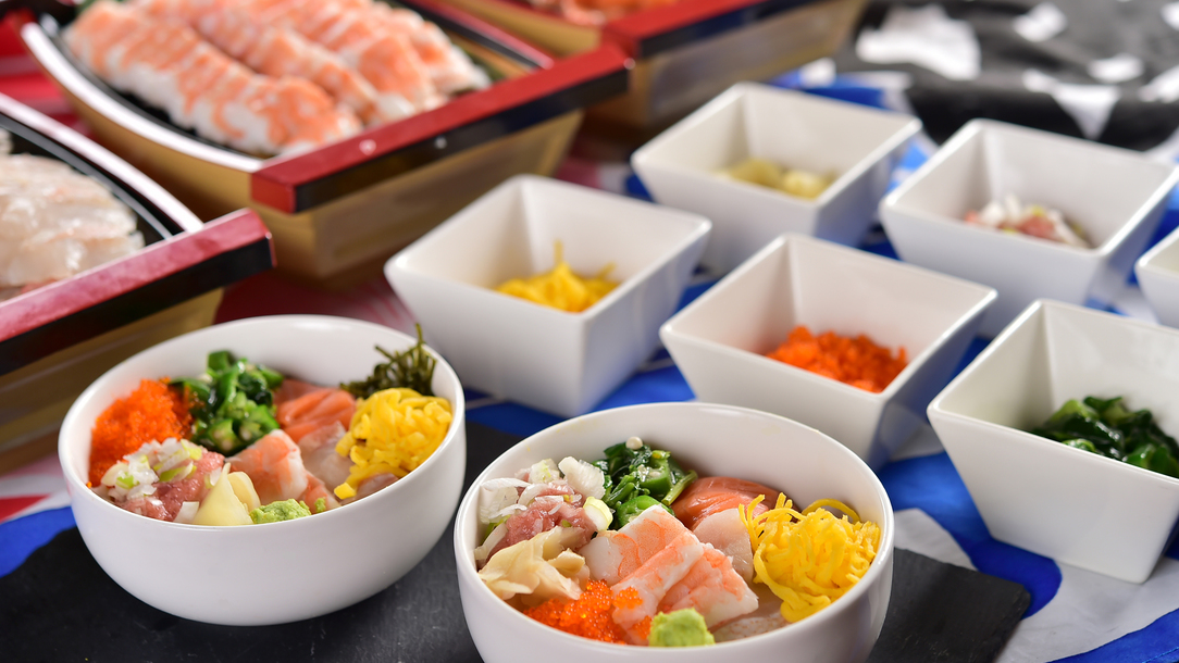 夕食バイキングの一例　自分の好きなネタで作れる海鮮丼 ※画像はイメージ